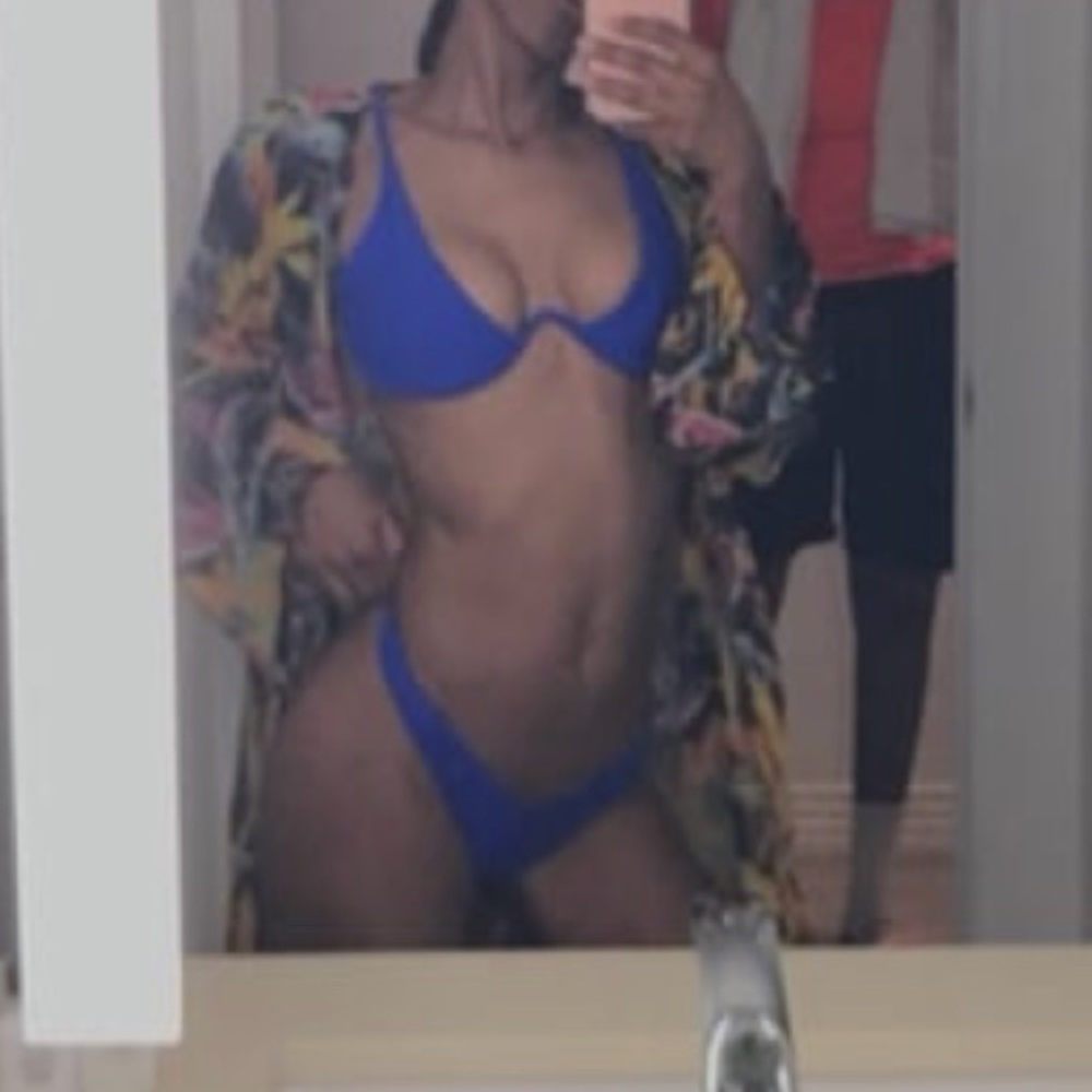 Electric Blue V Wire Bikini - Picture 2 of 3